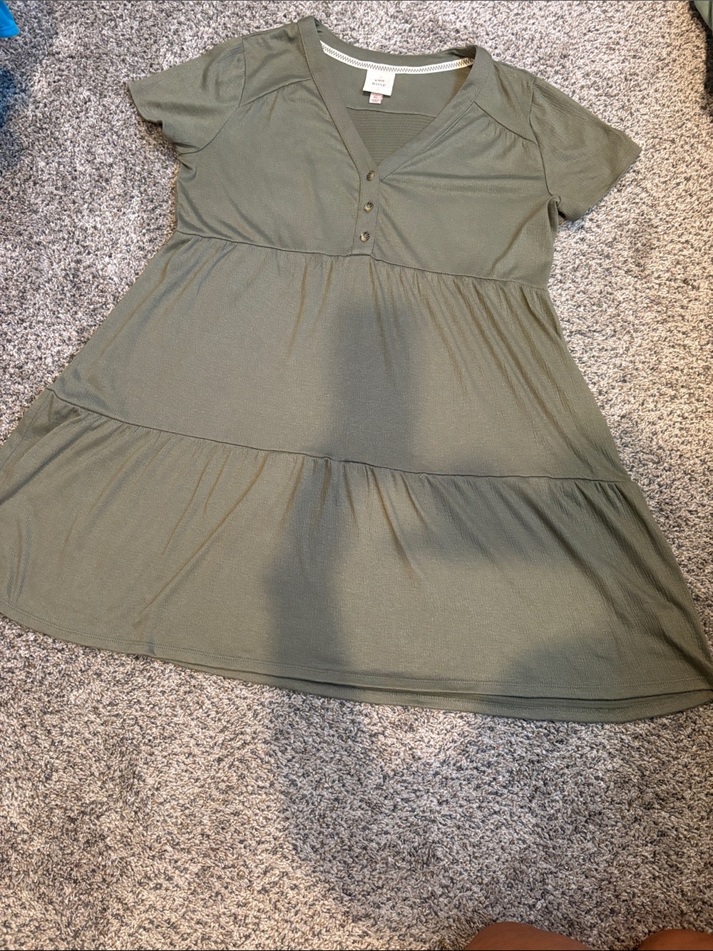 Knox Rose Olive Green Tiered V-Neck Midi Dress